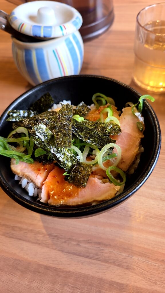 山下商店レアチャーシュー丼